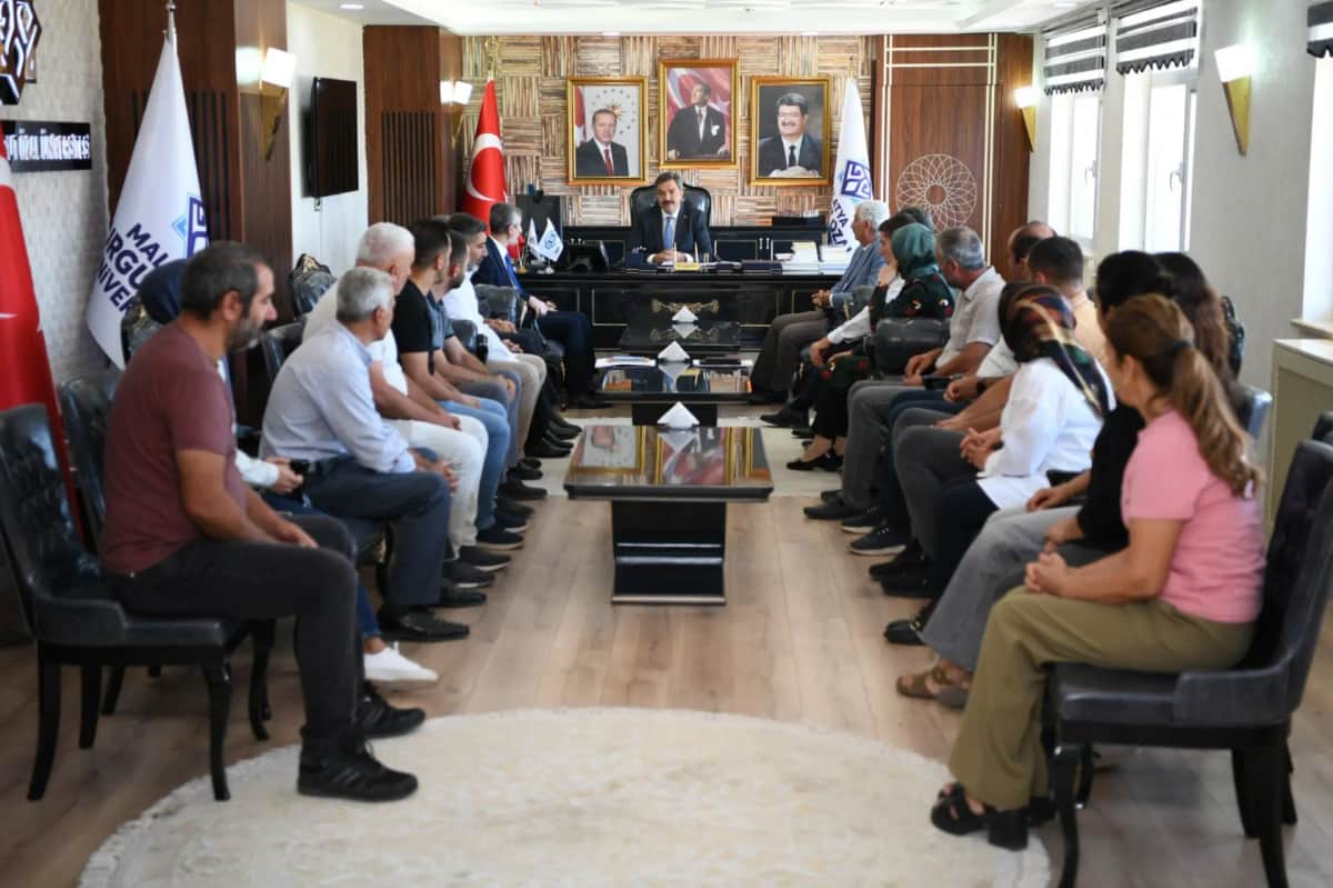 Malatya Turgut Özal Üniversitesi ile KOOP-İŞ Sendikası Arasında Toplu İş Sözleşmesi İmzalandı