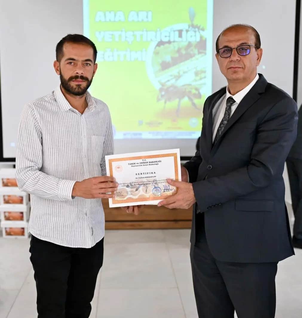 Ana Arı Yetiştirme” Kursunu Tamamlayan Kursiyerlerden Başkan Geçit'e ziyaret