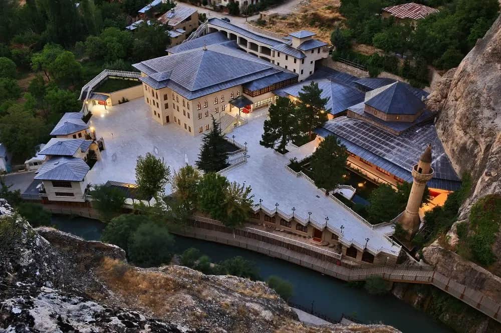 Malatya’da Dini Turizmin Kalbi: Somuncu Baba Külliyesi Her Yıl Binlerce Ziyaretçi Ağırlıyor