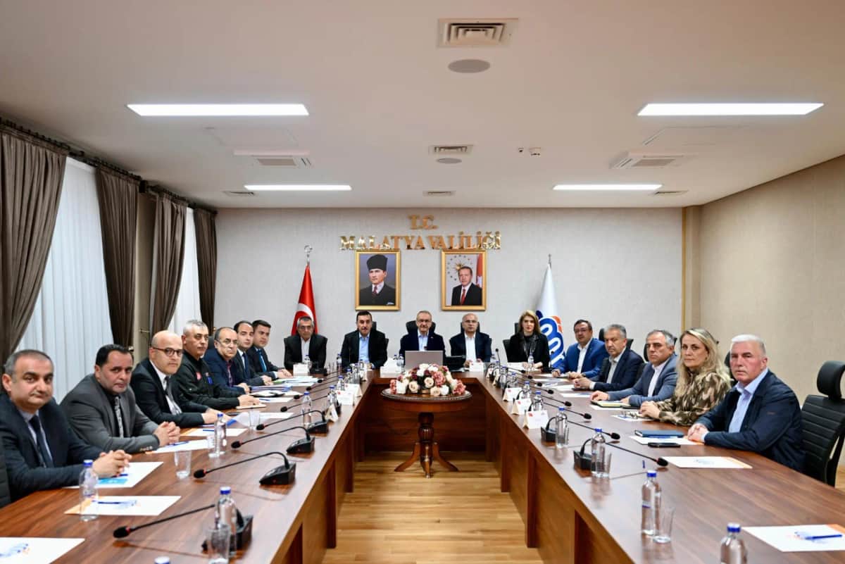 Malatya’da Kritik Zirve Altay Kışlası Ve Çarşı Projeleri Masaya Yatırıldı
