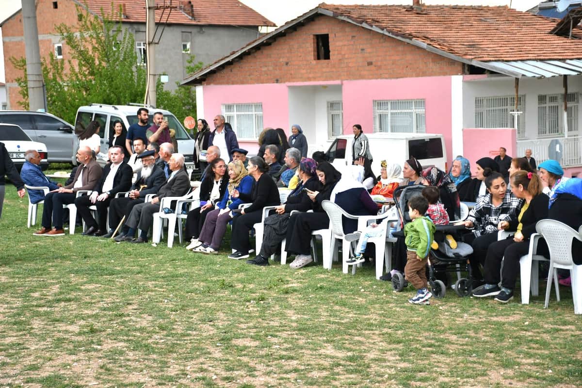 Anneler Günü Cemal Gürsel Mahallesi’nde Şölen Havasında Kutlandı