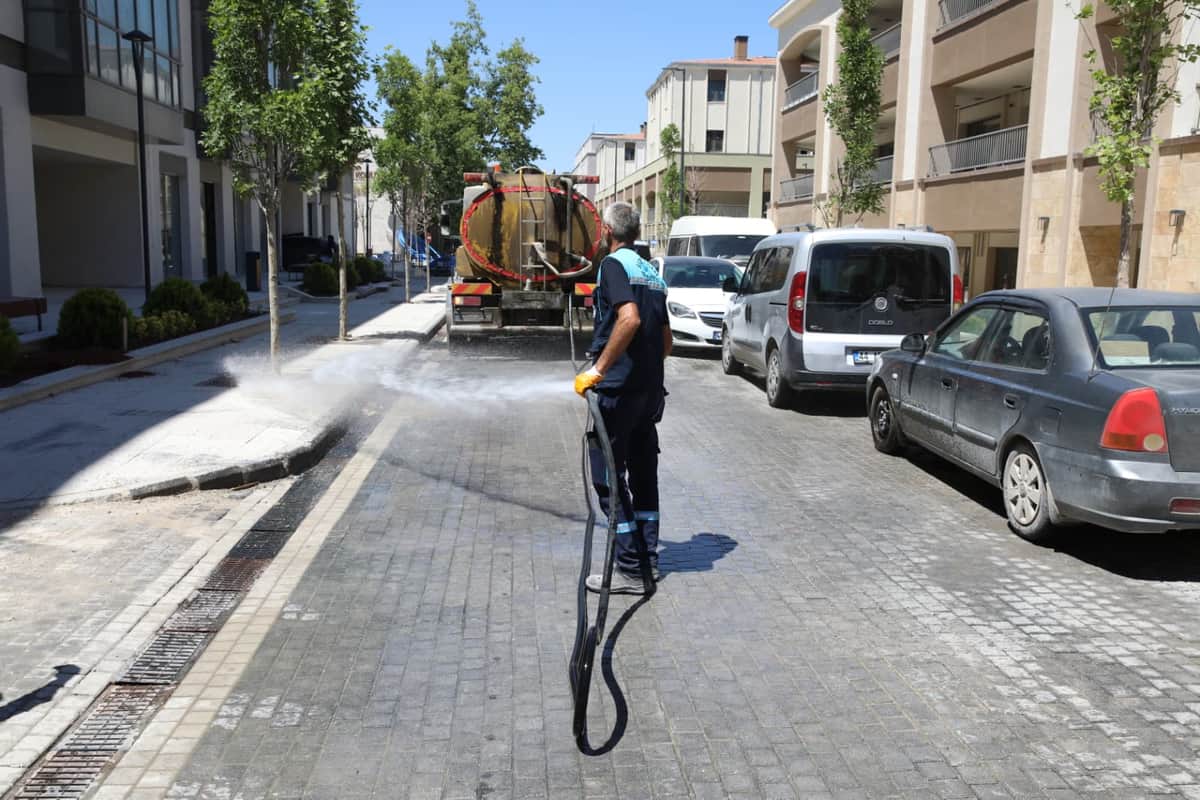 Battalgazi Belediyesi’nden Akpınar Çarşısı’nda Kapsamlı Temizlik Çalışması
