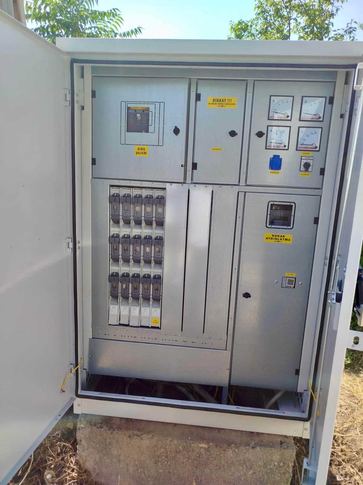 Fırat EDAŞ’tan Açık Elektrik Panosuna Hızlı Müdahale