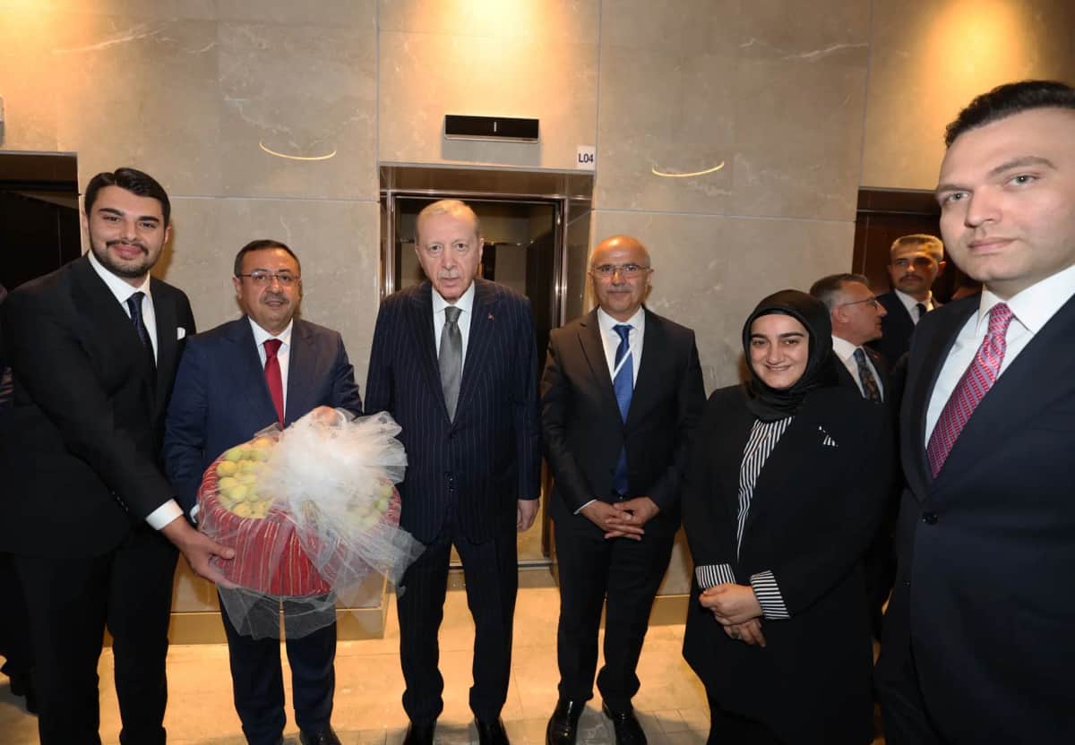 Cumhurbaşkanı Erdoğan’a Malatya Kayısısı Takdim Edildi!