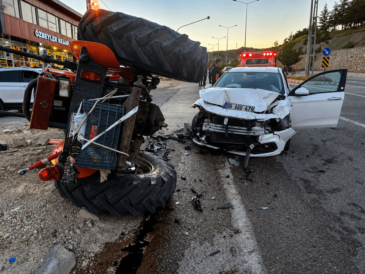 Darende'de Korkutan Kaza: Otomobil İle Traktör Çarpıştı