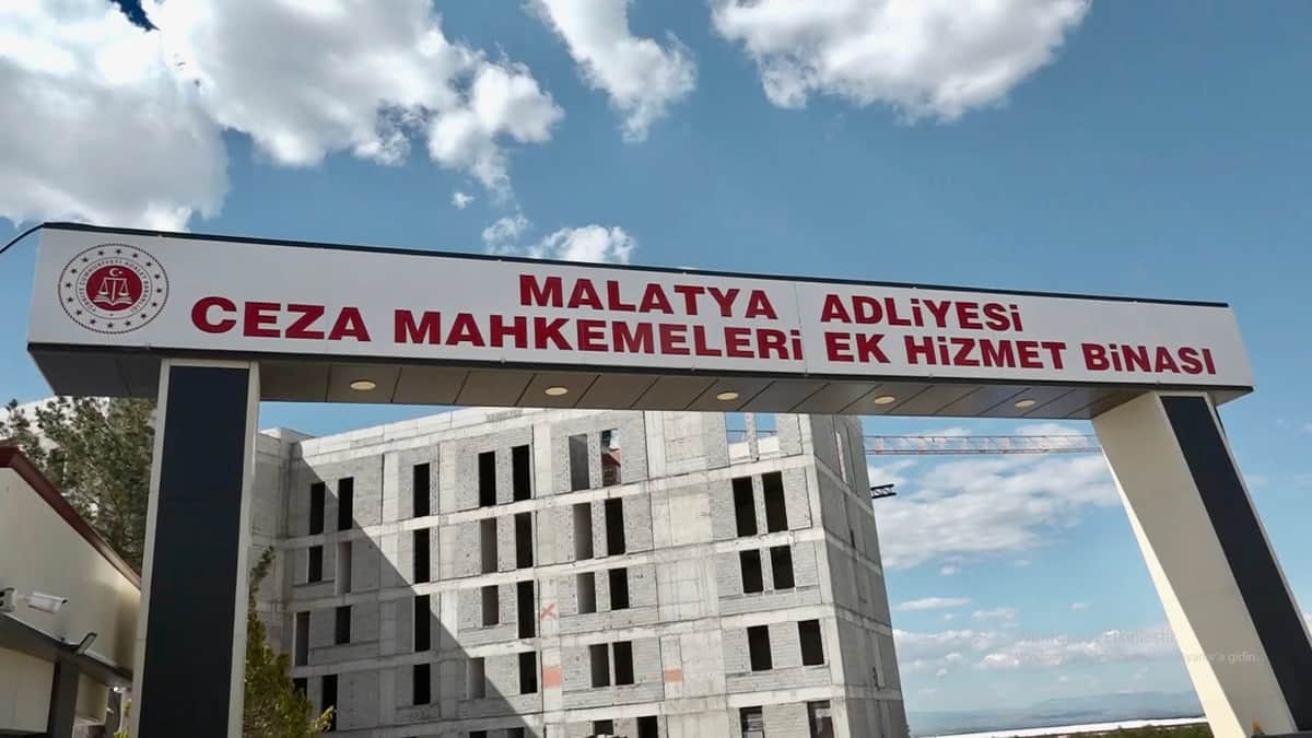 Ailesinden 3 Kişiyi Öldüren Polis Memuruna Ağır Ceza, Eşi Tutuklandı