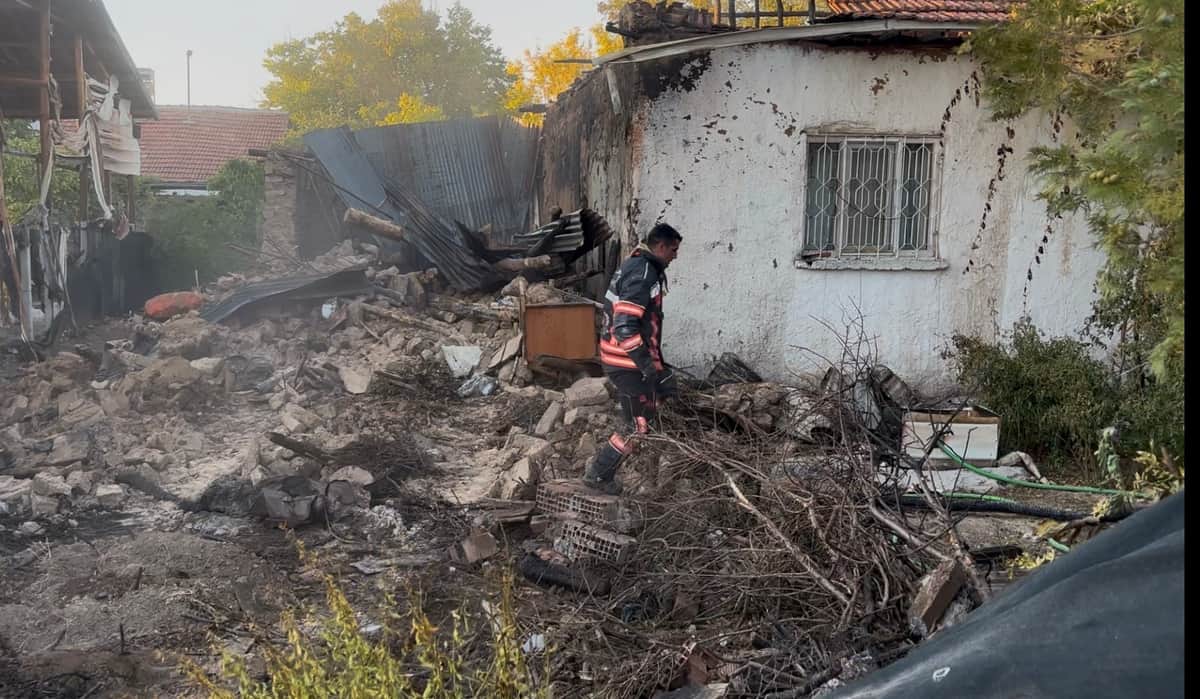 Dilek Mahallesi’nde ki Yangın Korkuttu