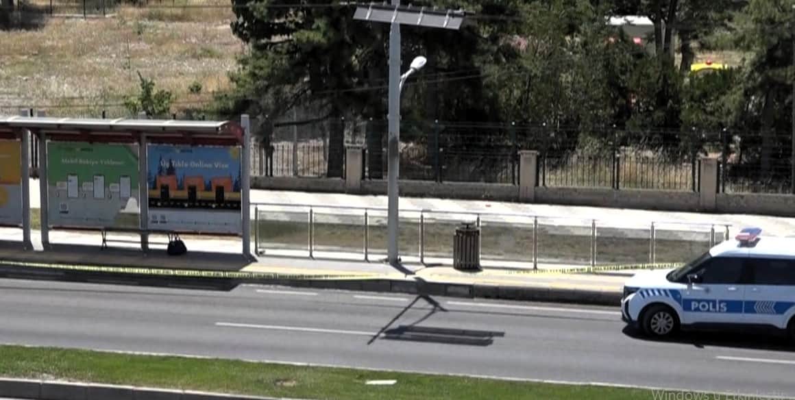 Çantasını Unuttu, Fünye ile Patlatılmaktan Son Anda Kurtardı