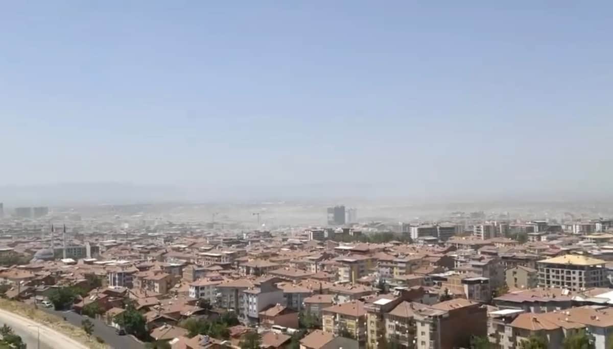 Malatya Toz Altında! Şiddetli Rüzgâr İnşaat Sahalarını Havalandırdı