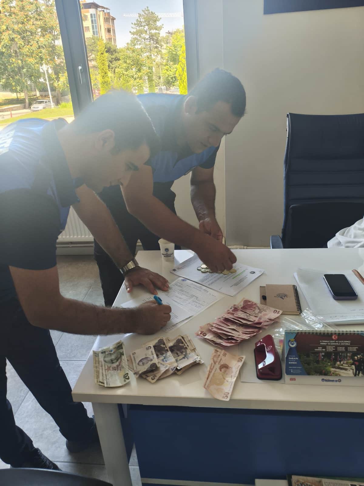 Hastane Çevresinde Dilencilere Zabıta Operasyonu: 3 Kişi Yakalandı