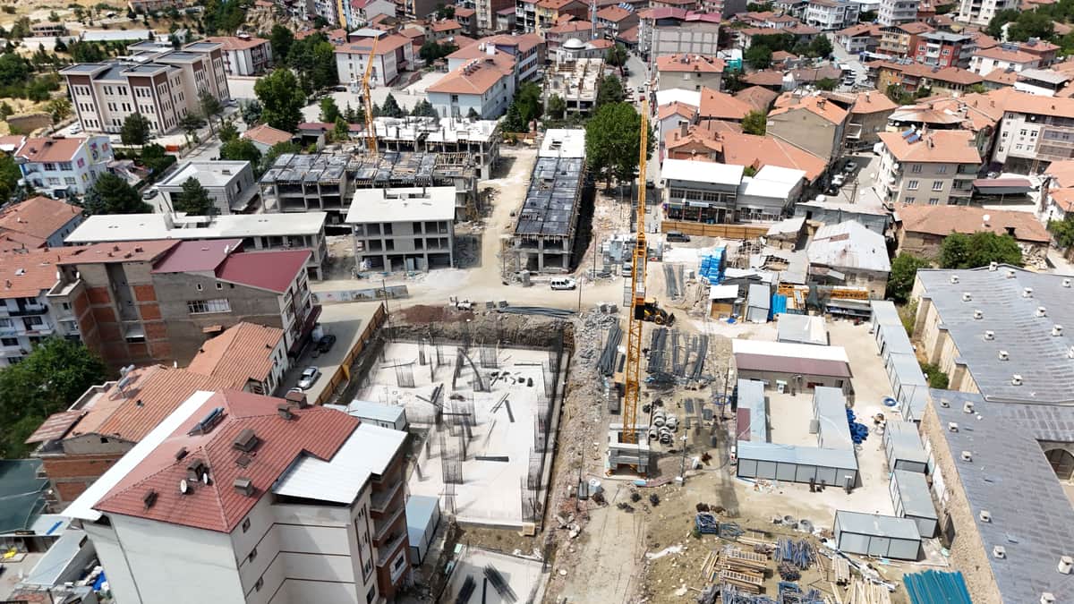 Hekimhan’da Yeni Çarşı Projesinde İnşaatlar Yükselmeye Başladı