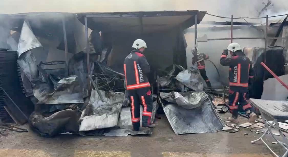 İşçilerin Kaldığı Konteynerlerde Yangın