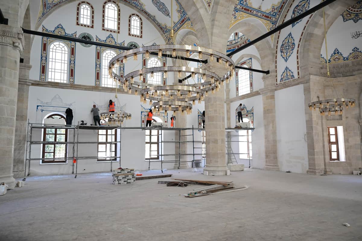 Başkan Taşkın ve Milletvekili Babacan Yeni Cami’deki Çalışmaları İnceledi
