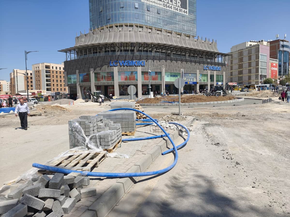 Akpınar’da Yol Ve Kavşak Düzenleme Çalışmaları Sürüyor