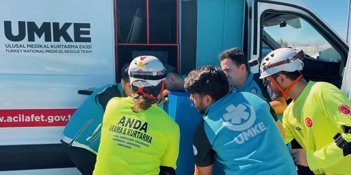 Otobüsle Tanker Çarpıştı, Ekipler Seferber Oldu