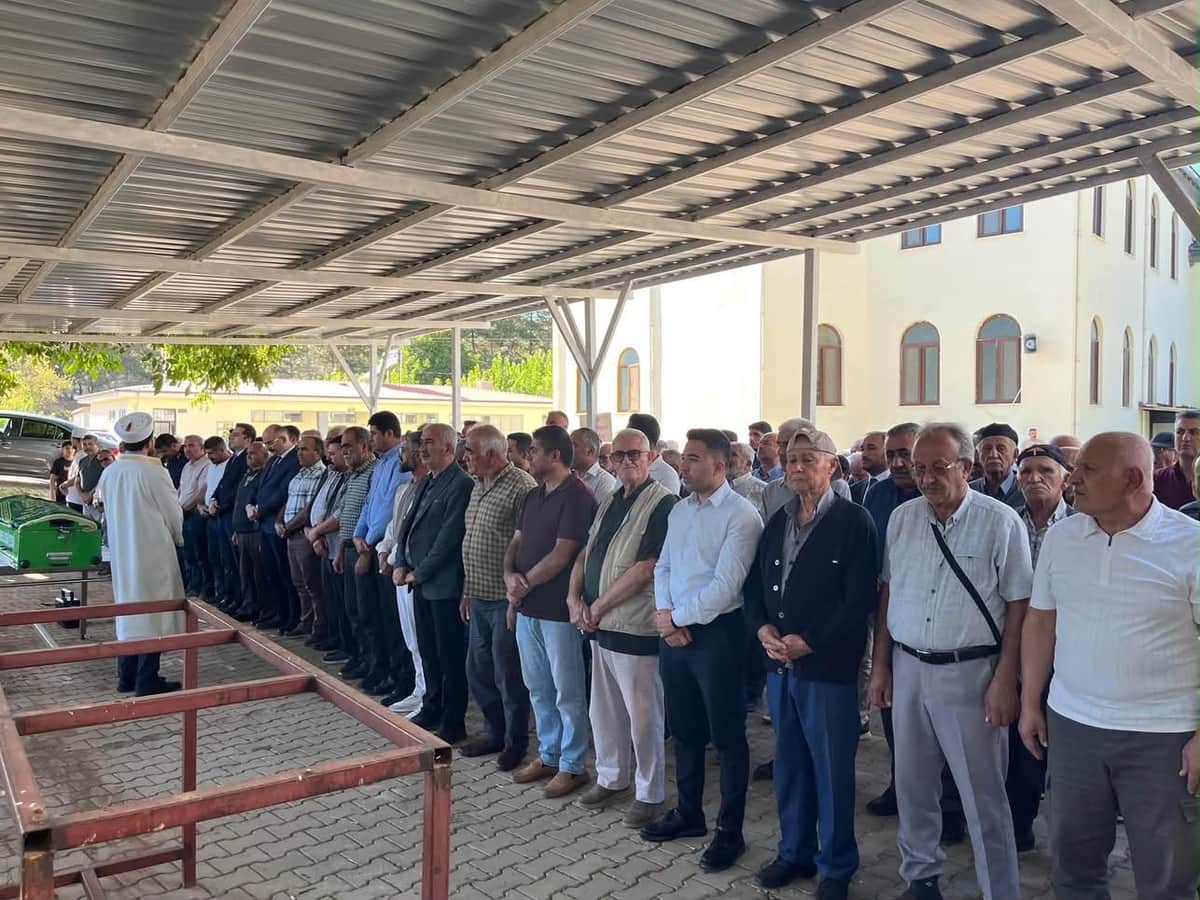 Şehit Annesi Gülten Artuç Son Yolculuğuna Uğurlandı