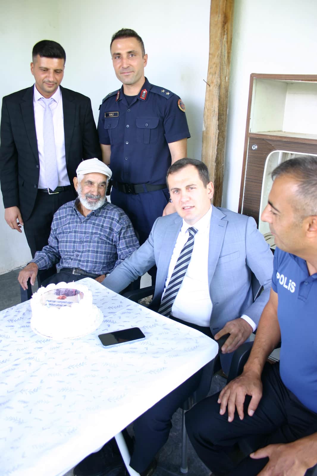 Cümbüş Ustası Kadir Durak’a 90. Yaş Sürprizi