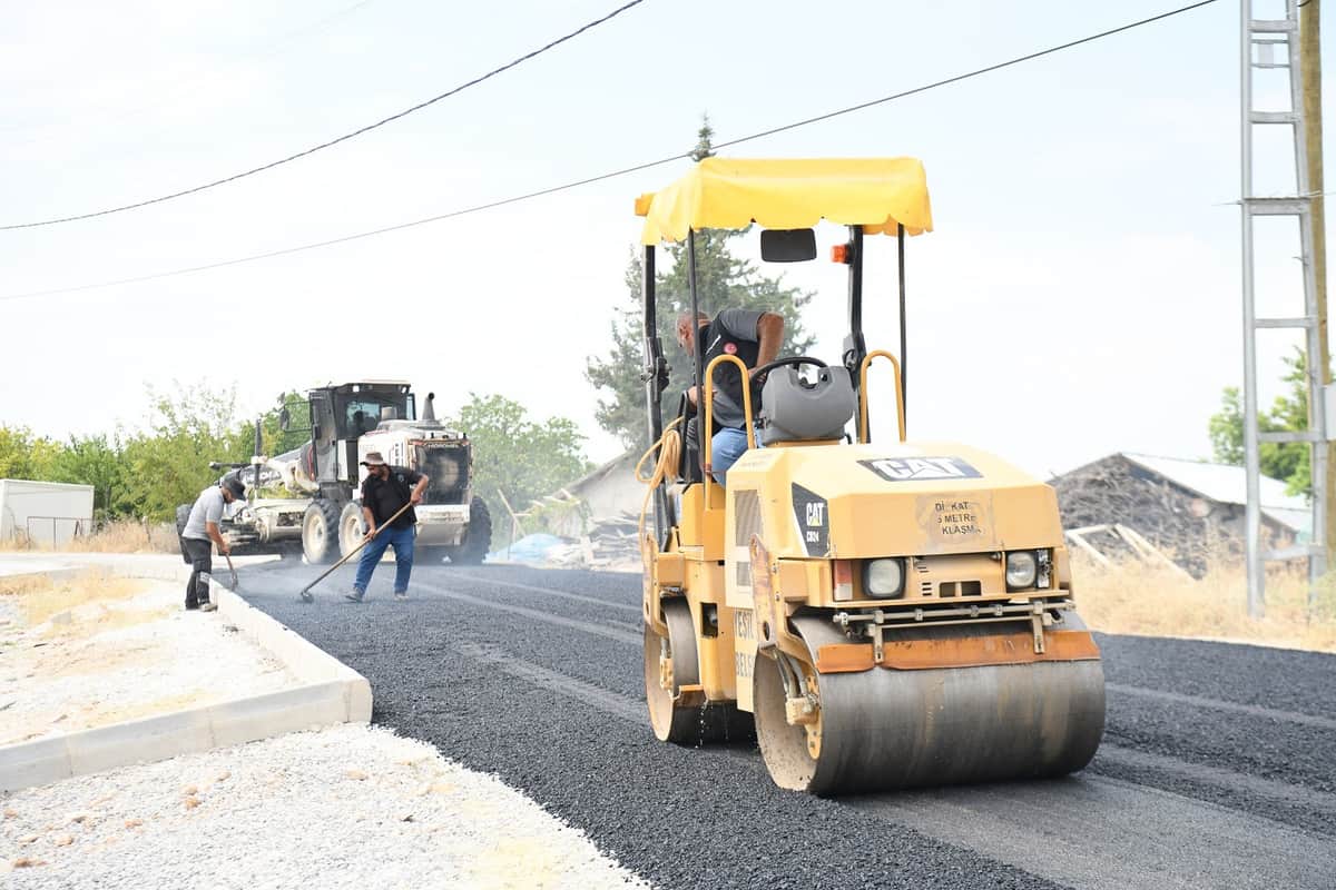 Yeşilyurt’ta Ulaşım Yatırımları Hız Kesmeden Sürüyor
