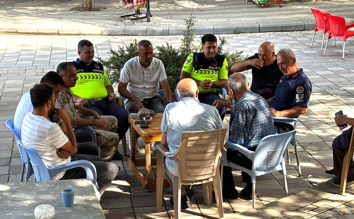 Dilek’te Vatandaşla kurduğu iletişimle takdir topluyor