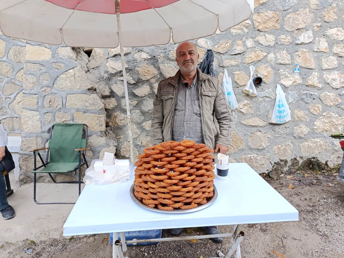 Vehbi Çeşmesi 20 Yıldır Adnan Usta’nın Ekmek Kapısı