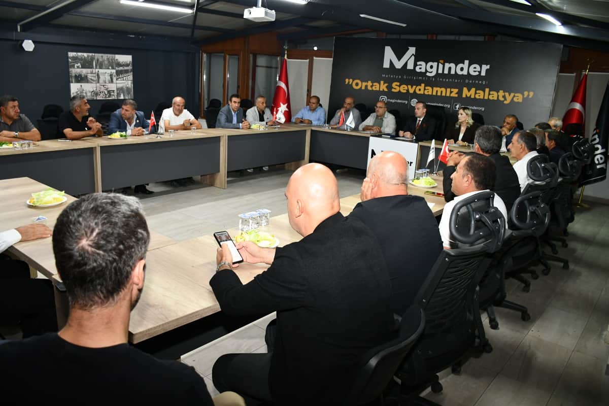 Muhtarlardan Salih Karademir’e İlk Onur Ödülü