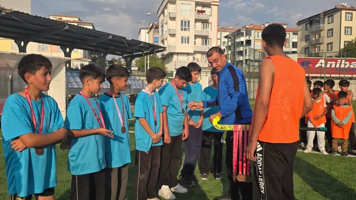 Malatya’da Genç Hokeyciler Sahada Buluştu