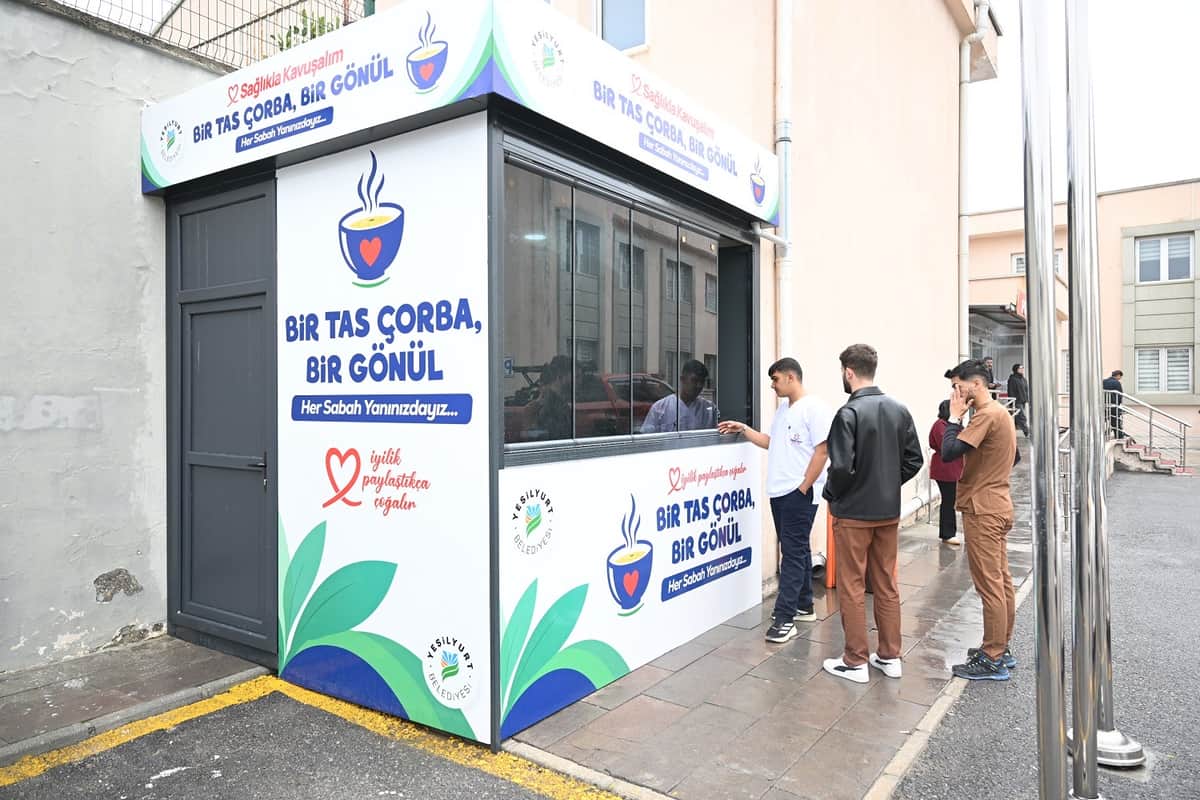Yeşilyurt’ta Hasta Ve Yakınlarına Sıcak Çorba İkramı