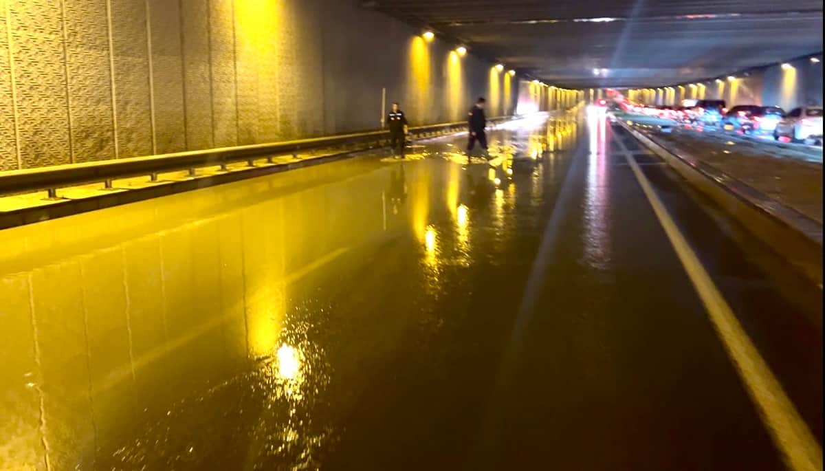 Malatya’da Alt Geçitler Suyla Doldu, Gözler Karayollarına Çevrildi
