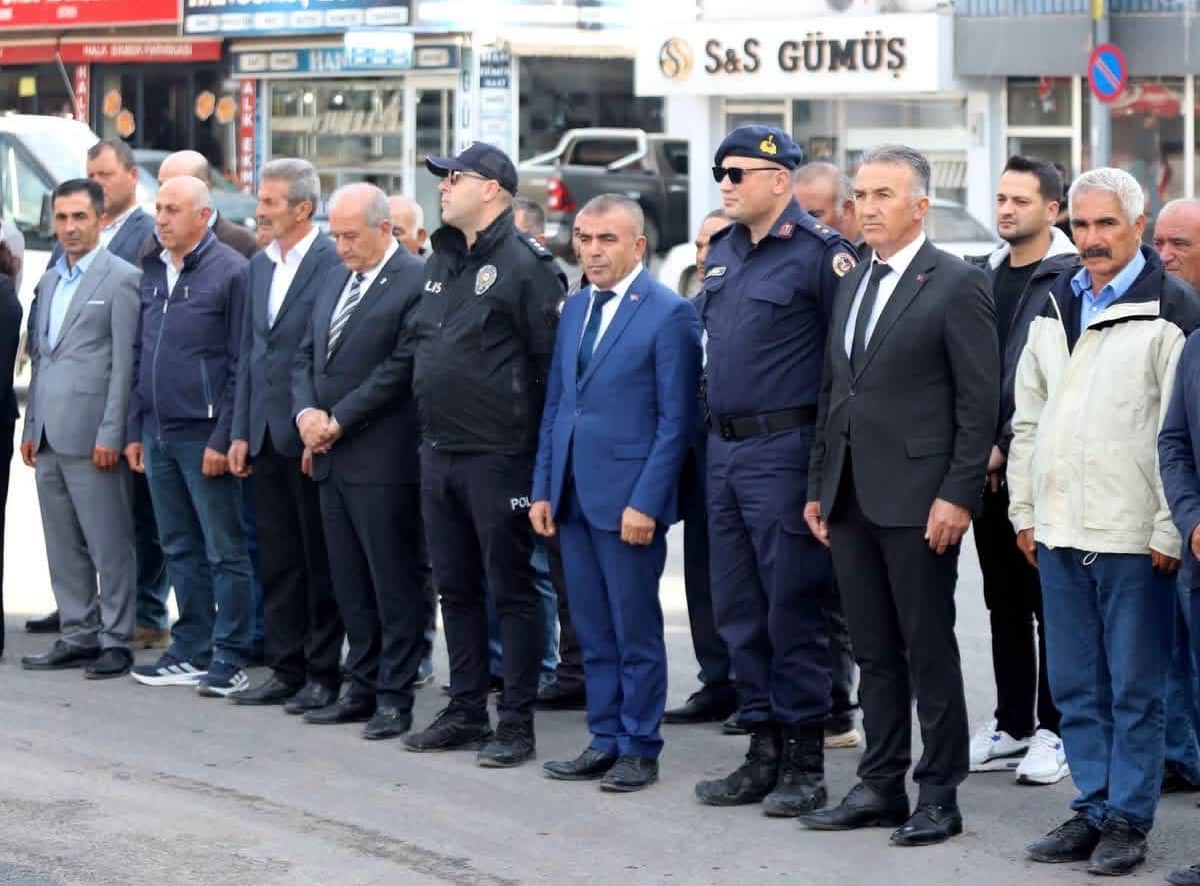 Hekimhan’da Muhtarlar Günü Törenle Kutlandı