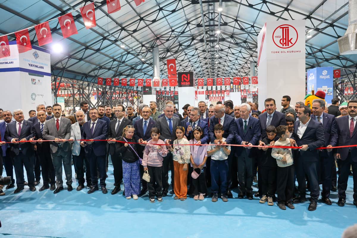 Malatya’da Kitap Şöleni Başladı: 300 Yayınevi, 350 İmza Etkinliği