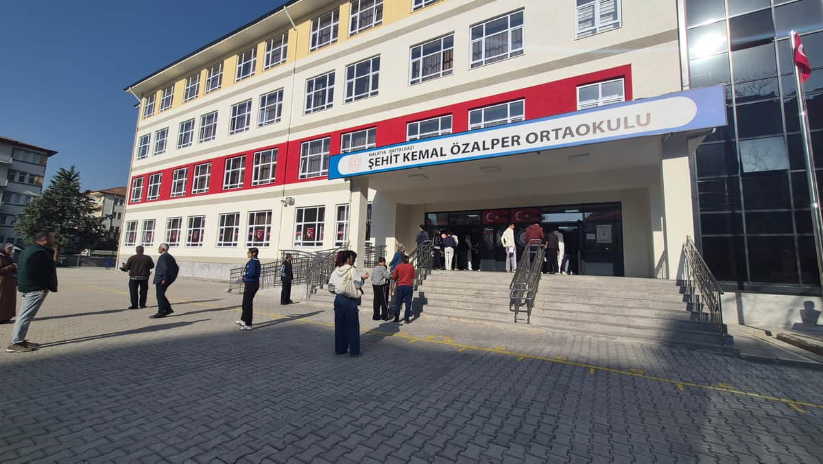 Malatya’da Anne Kız Aynı Okulda KPSS Heyecanı Yaşadı