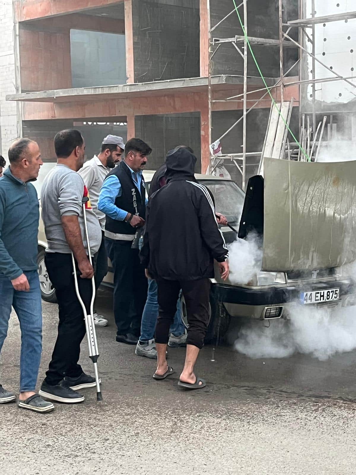 Malatya’da Pazar Yerinde Araç Yangını