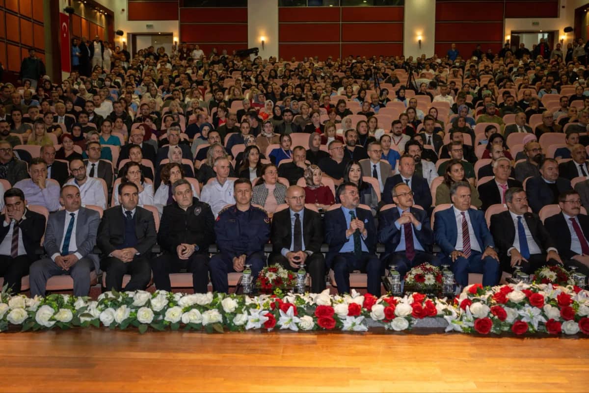 Turgut Özal Tıp Merkezi’nin Yenilenen Acil Servisi Hizmete Açıldı