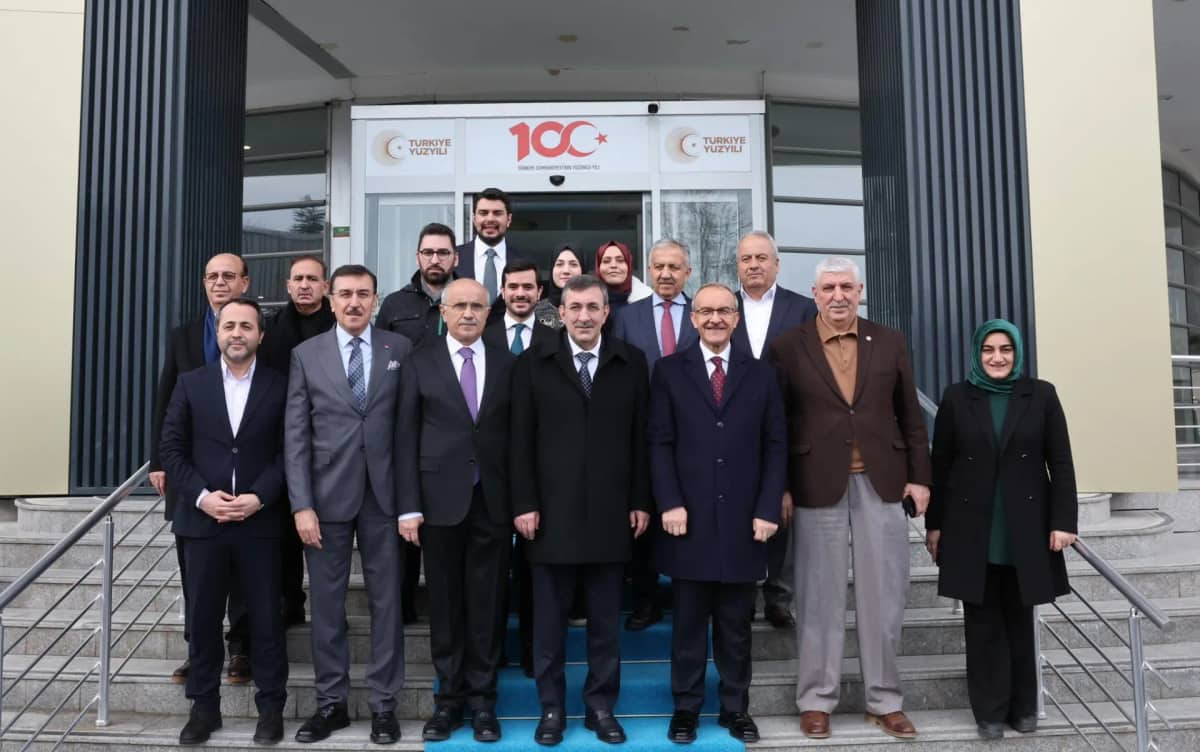 Cumhurbaşkanı Yardımcısı Yılmaz’dan Başkan Er’e Tam Not