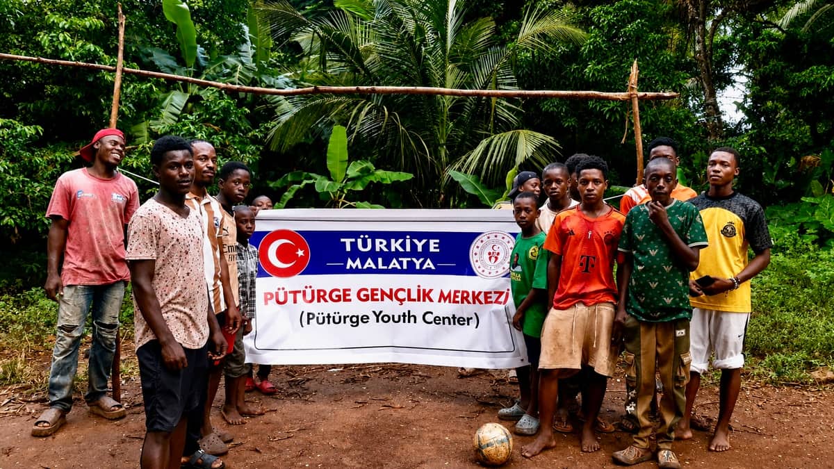Pütürge Gençlik Merkezi Tanzanya’da Gönül Köprüsü Kurdu