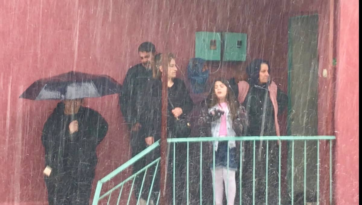 Sağanak Yağmur Kısa Süreliğine Etkili Oldu
