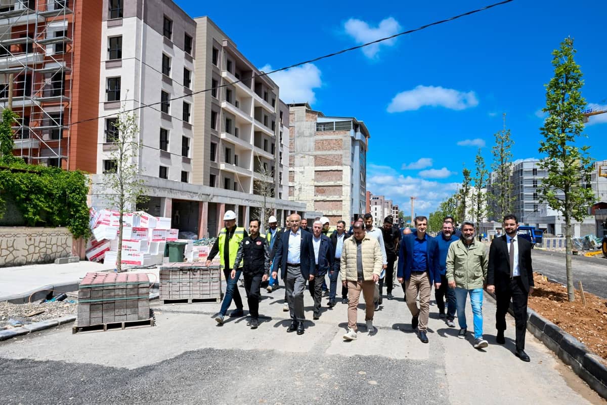 Fuzuli Caddesi Bayram Öncesi Trafiğe Açıldı
