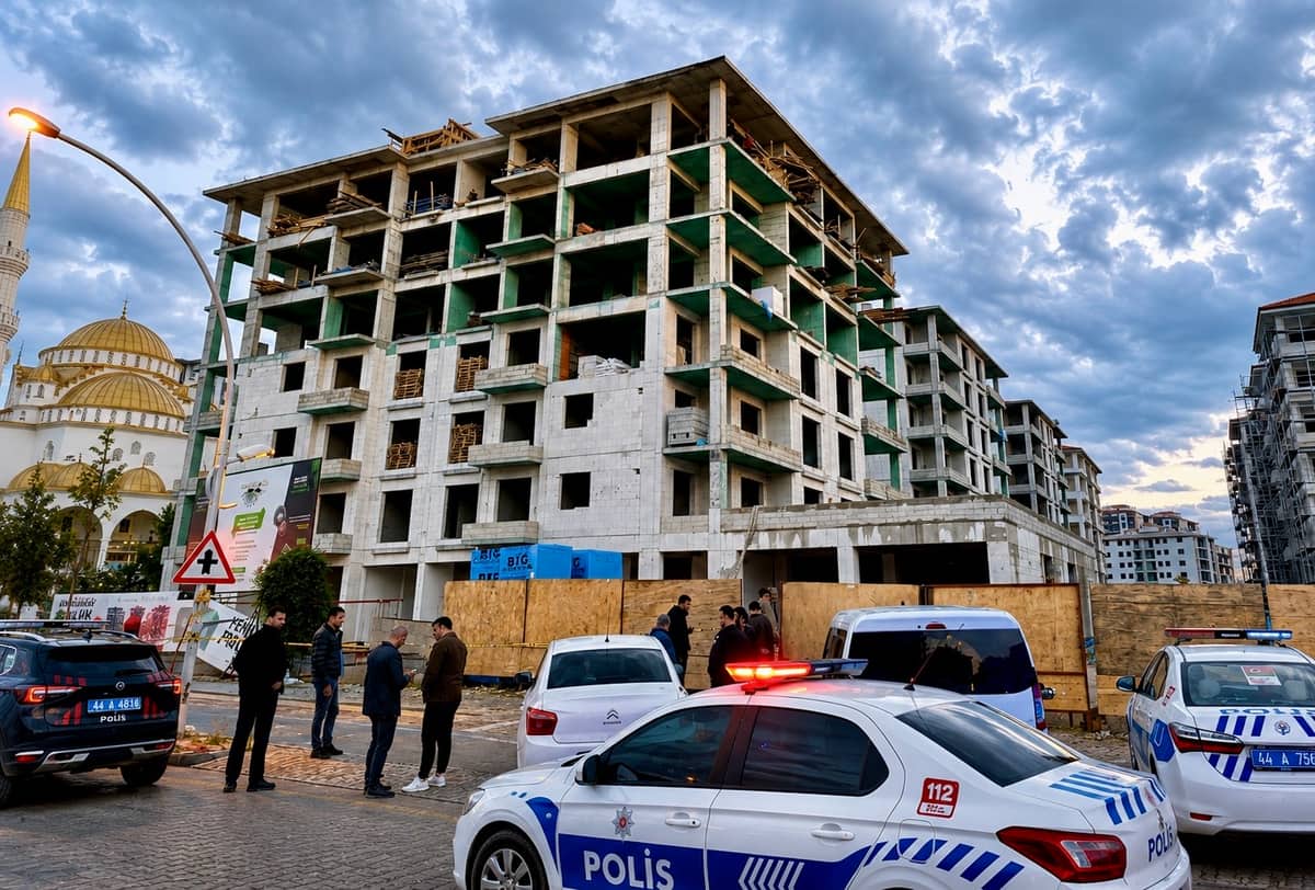 Bayram Öncesi Bir İşçi Eylemi Daha: İnşaatın Çatısına Çıkıp Haklarını Aradılar