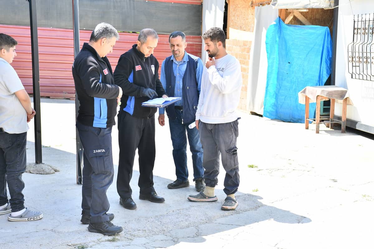 Yeşilyurt Belediyesi’nden Kurban Satış Ve Kesim Yerlerinde Bayram Mesaisi!