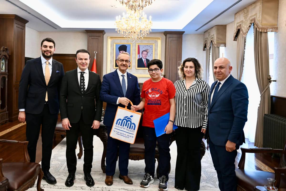 Dünya Birincisi Malatyalı Öğrenciye Vali Yavuz’dan Özel Tebrik!