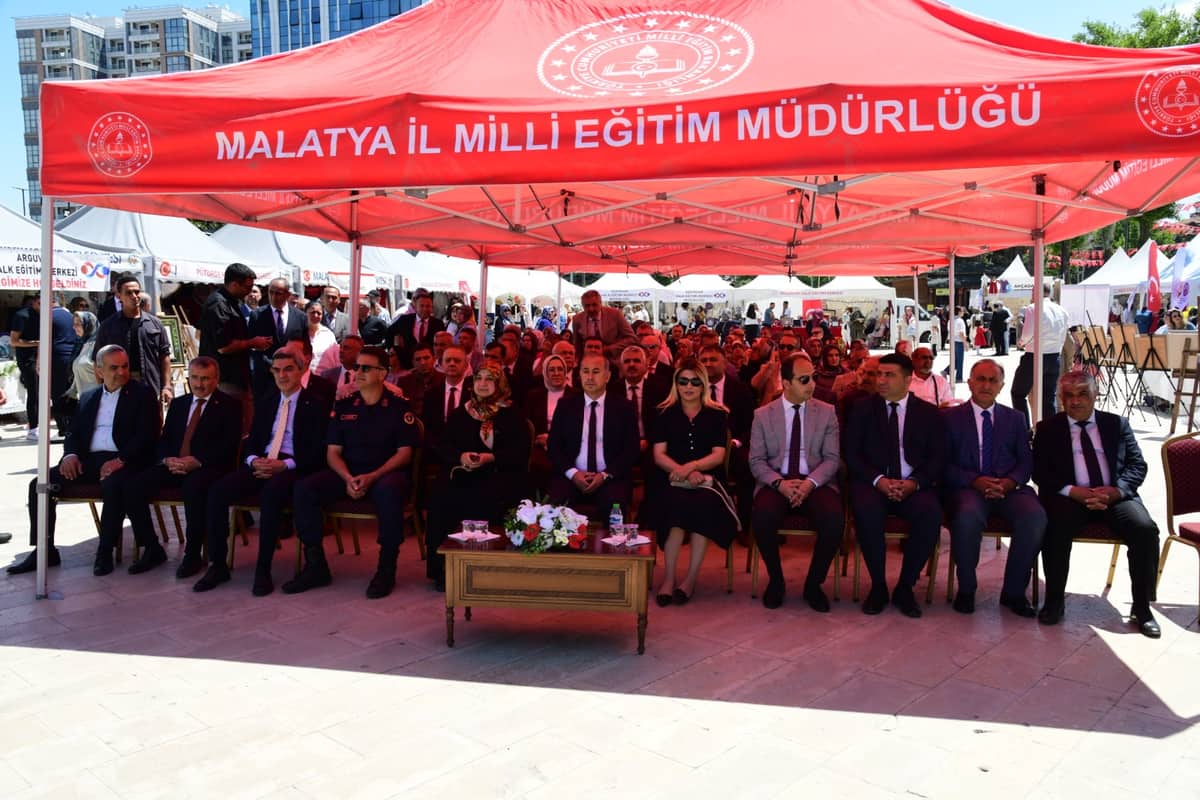 Hayat Boyu Öğrenme Haftası Şenlikleri Başladı