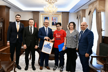 Dünya Birincisi Öğrenci Vali Yavuz Tarafından Kabul Edildi