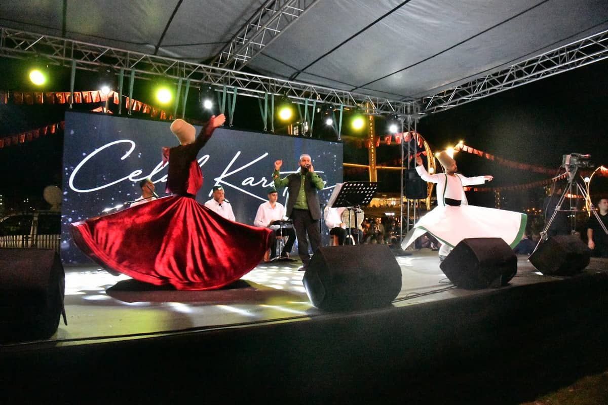 Celal Karatüre İlahi Konseri Yeşilyurt’ta Gönülleri Buluşturdu