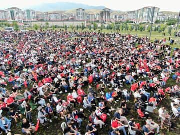 Malatya’da Milli Maç Coşkusu Dev Ekrana Taştı