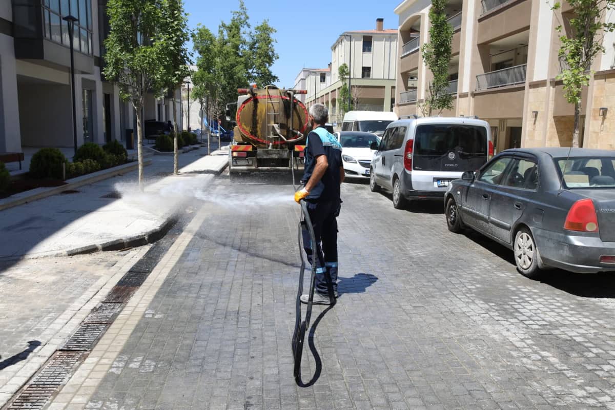 Battalgazi Belediyesi’nden Akpınar Çarşısı’nda Kapsamlı Temizlik Çalışması