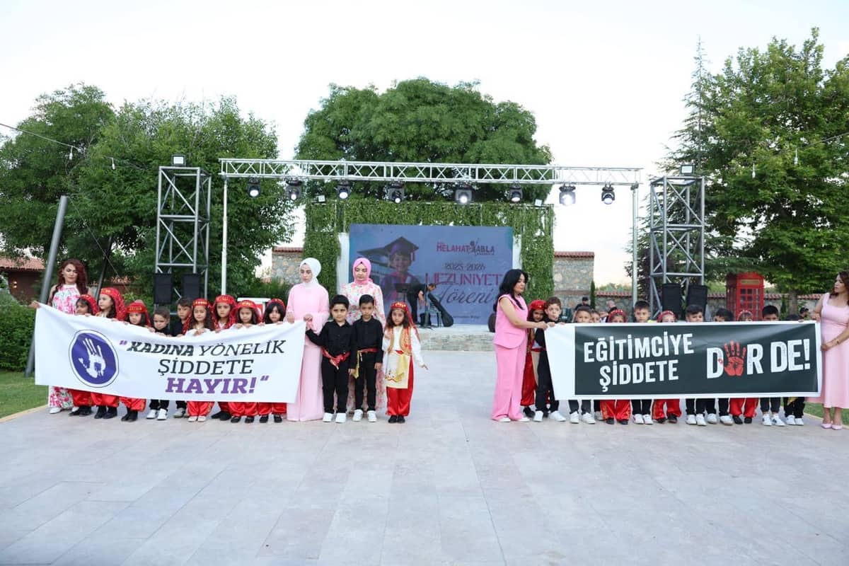 Miniklerin Mezuniyet Coşkusu Duygulandırdı