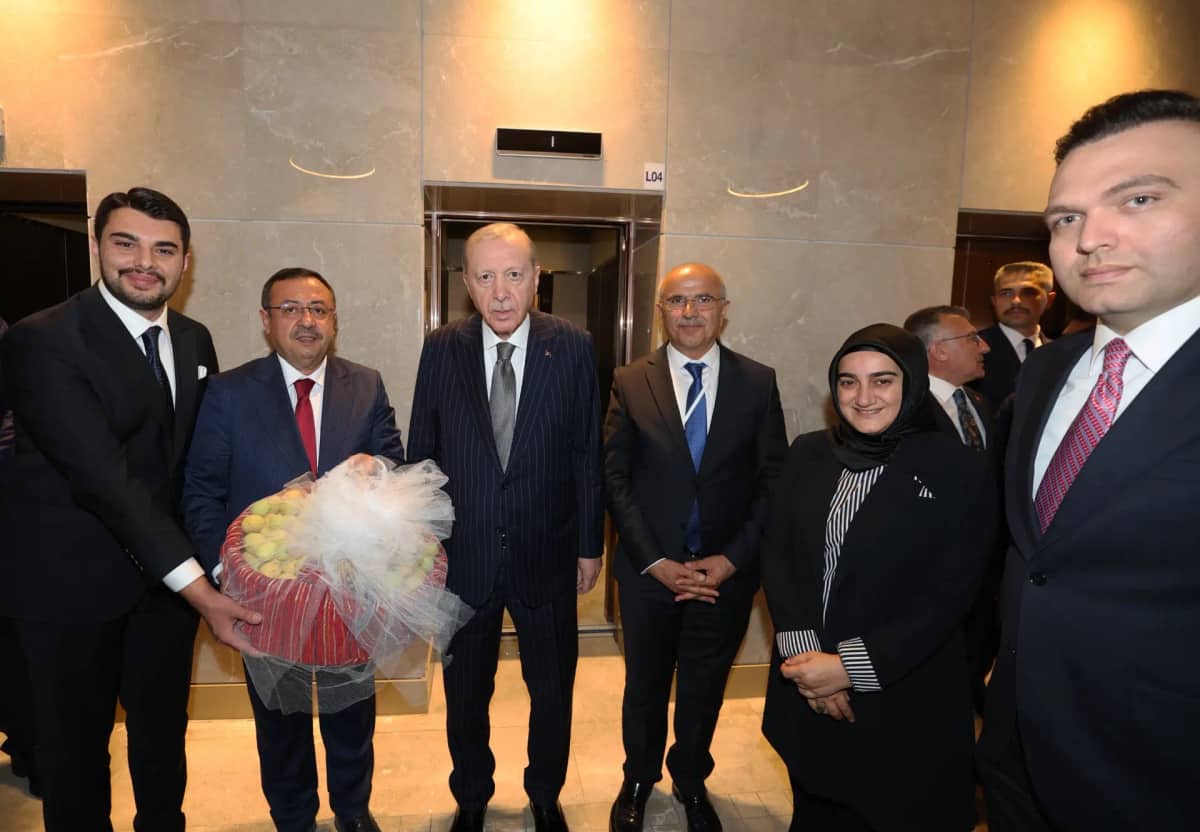 Cumhurbaşkanı Erdoğan’a Malatya Kayısısı Takdim Edildi!