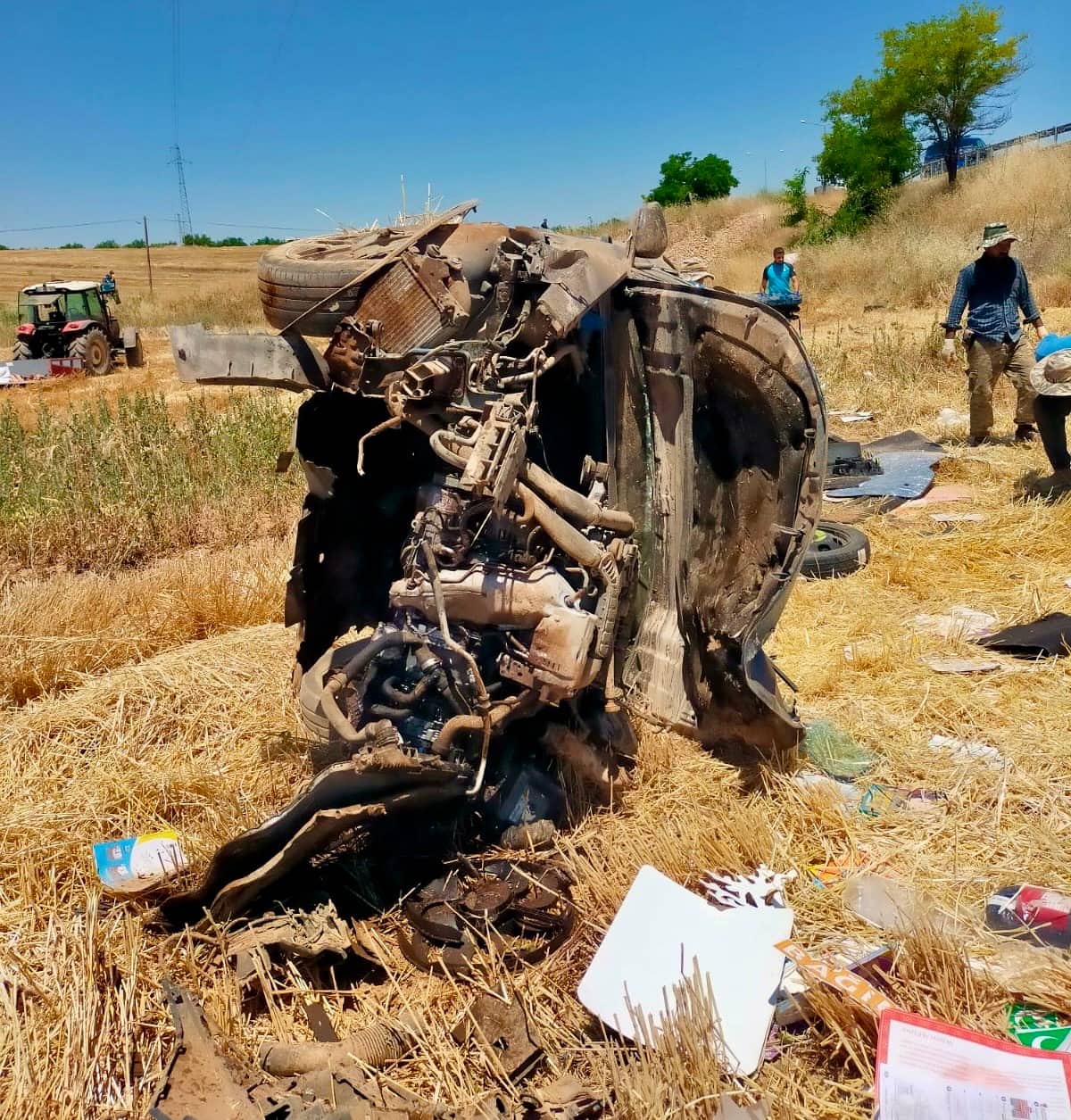 Havaalanı Yolunda Feci Kaza: Otomobil Hurdaya Döndü