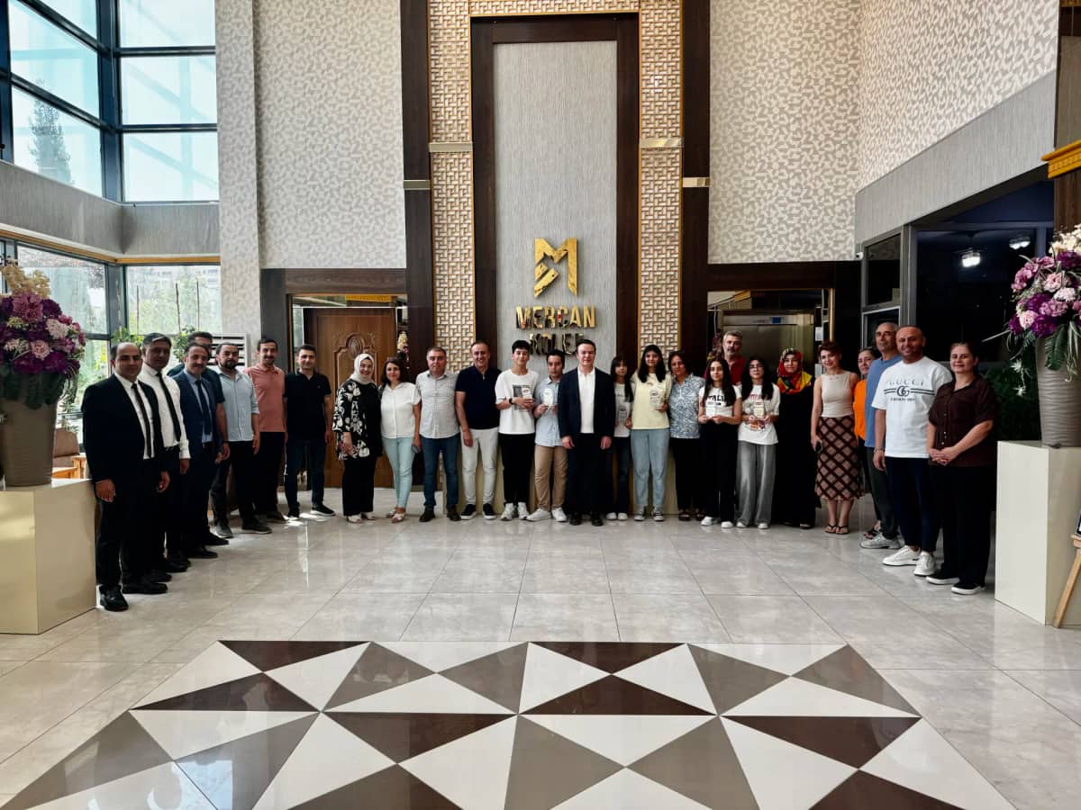 Malatya'nın Gururu! 38 LGS Türkiye Birinciliğinin Ardındaki Başarı Modeli Bir Kez Daha Meyvesini Verdi