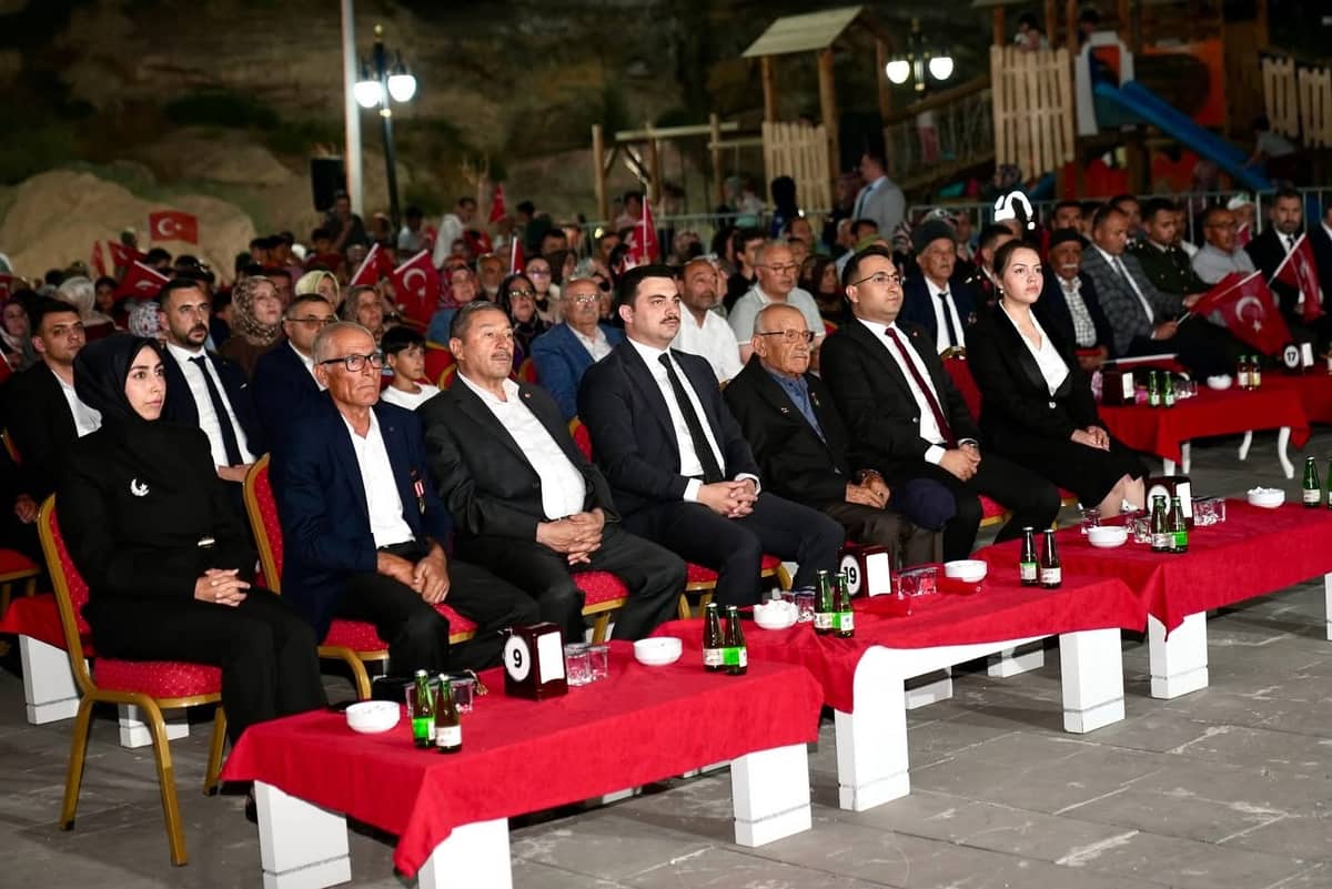 Darende Tek Yürek Oldu